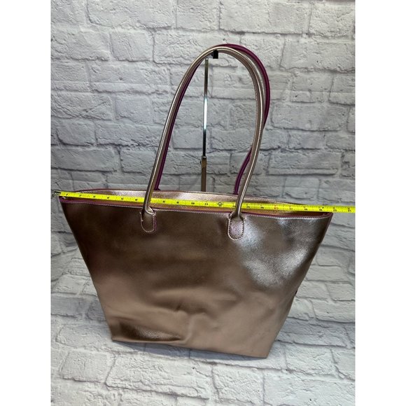 Bath & Body Works VIP Pink Rose Gold Metallic Shimmer Zippered Tote Faux Leather - Picture 8 of 13